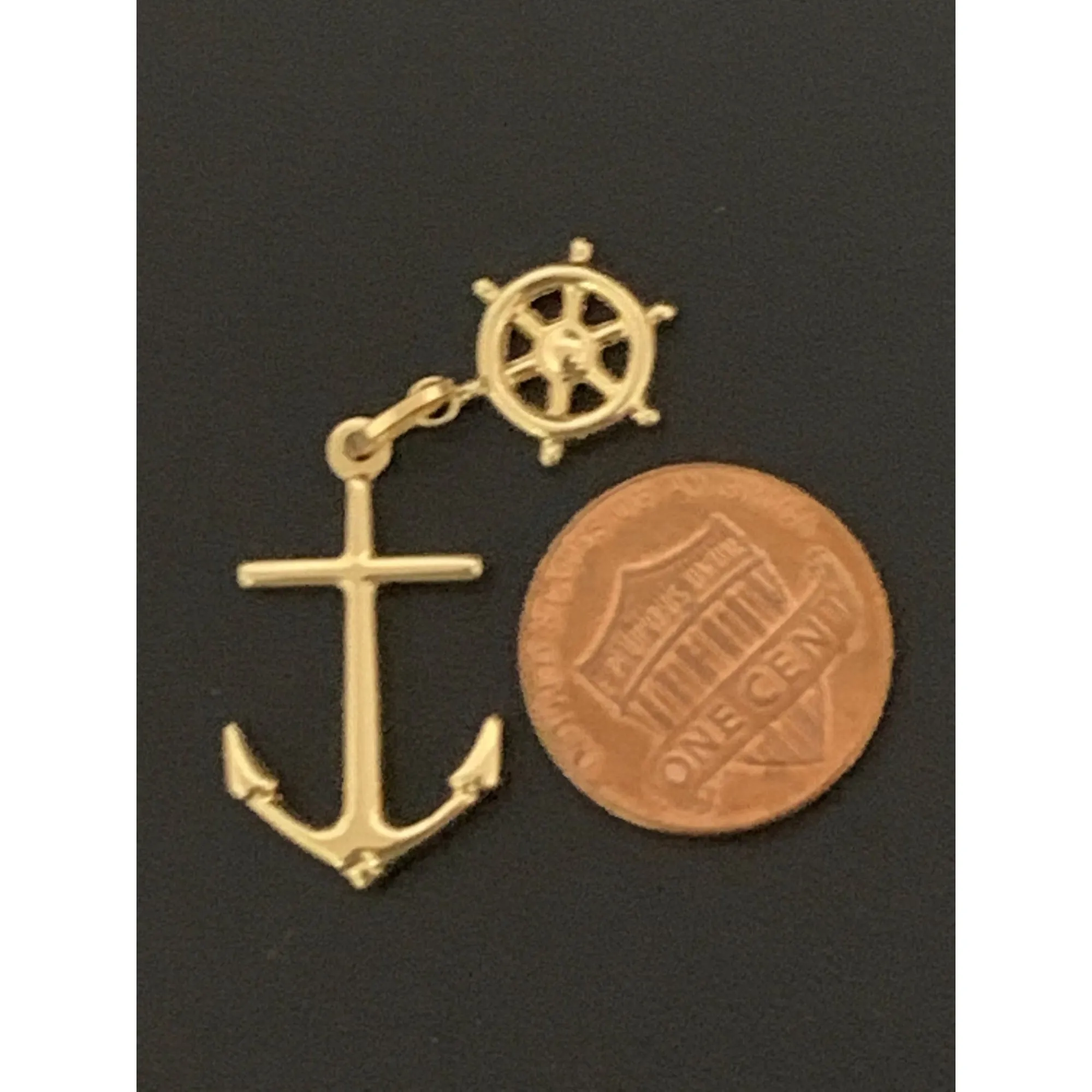 18K Gold Pendant Anchor Ship Wheel Pendant 1.25 grams