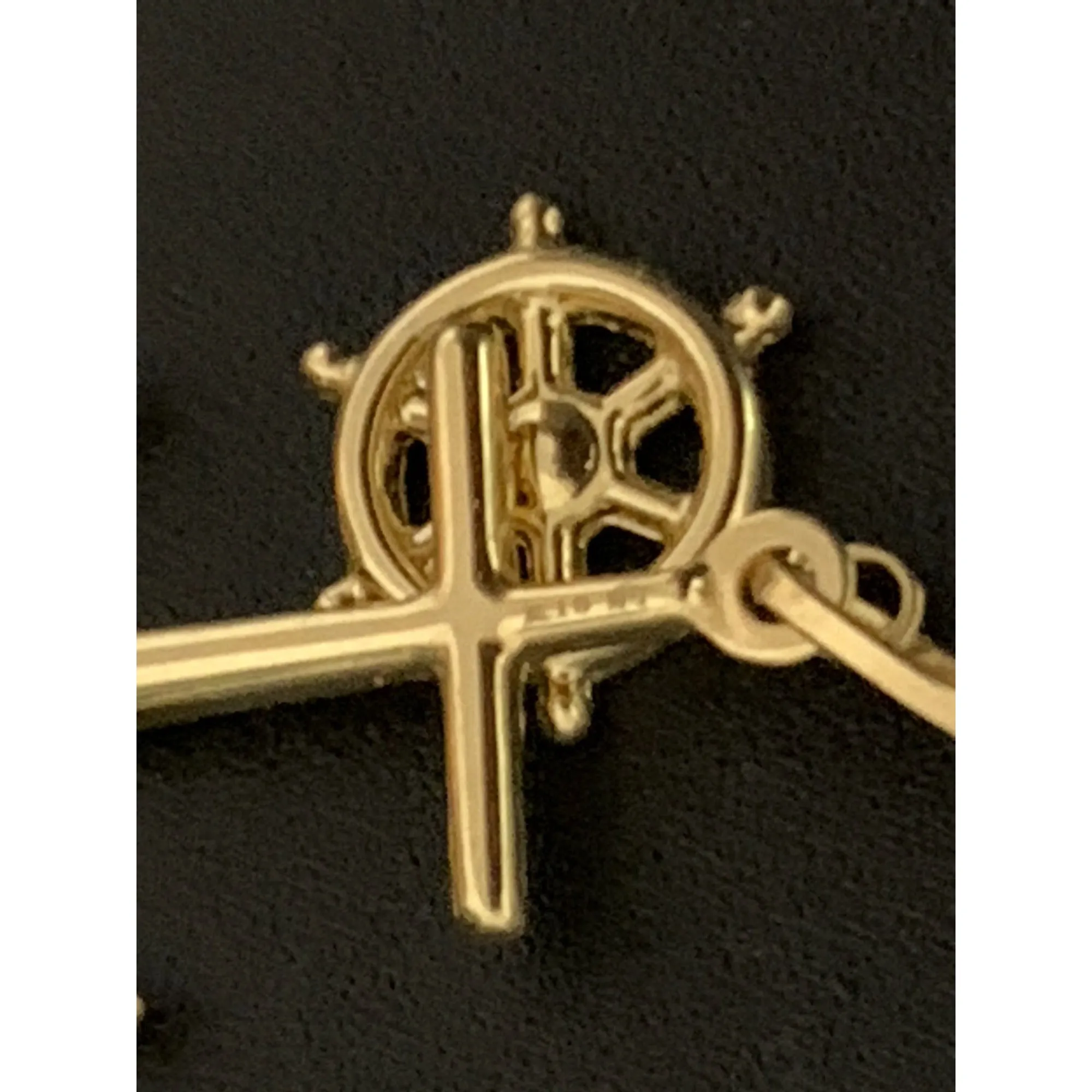 18K Gold Pendant Anchor Ship Wheel Pendant 1.25 grams