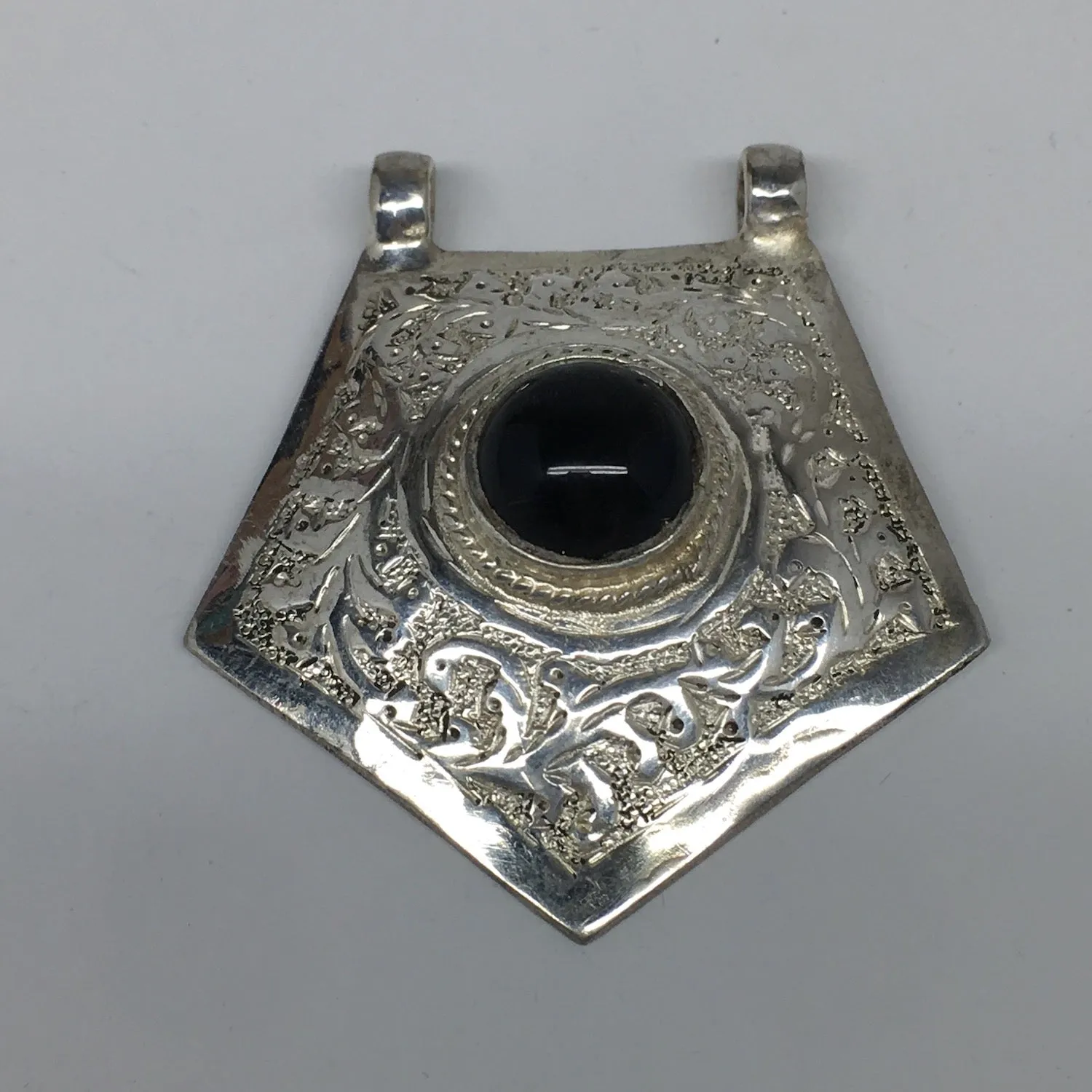 1pc,2.5"x2.3"x0.7",Turkmen Pendant Black Carnelian Pentagon Shape Statement,TN65
