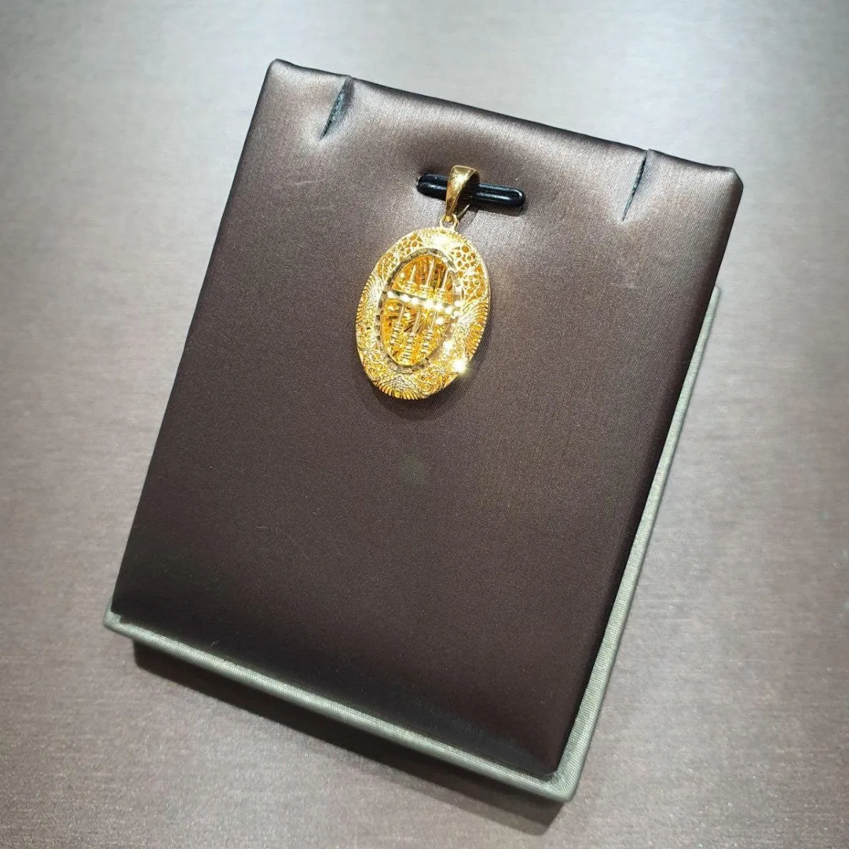 22k / 916 Gold Oval Abacus Pendant by Best Gold Shop