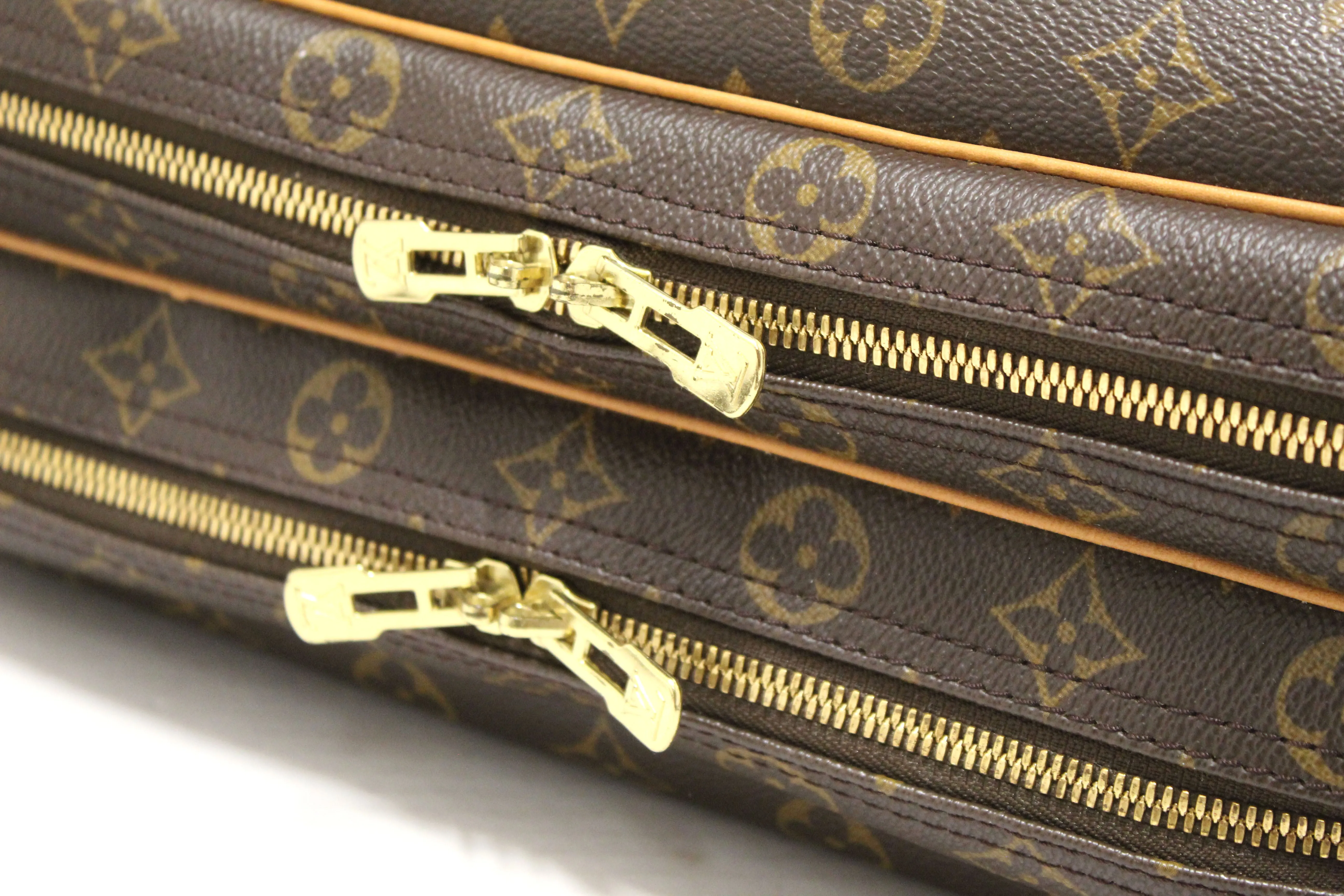 Authentic Louis Vuitton Class Monogram Reporter GM Messenger Bag