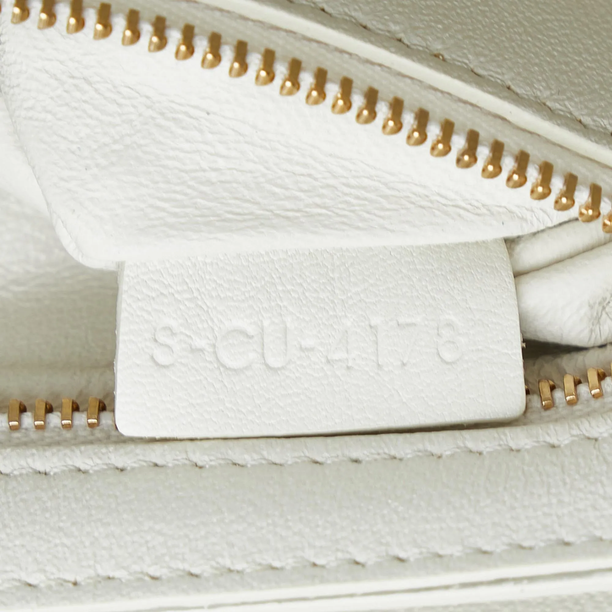 Celine Medium Quilted C Bag (SHG-EDwRw5)
