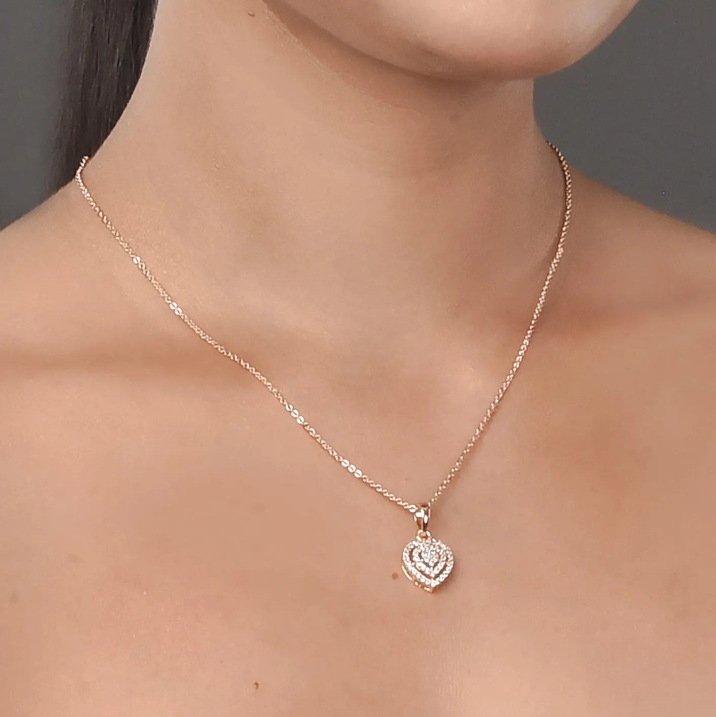 Chic Rose Gold Locket Set with Heart-Shaped Pendant
