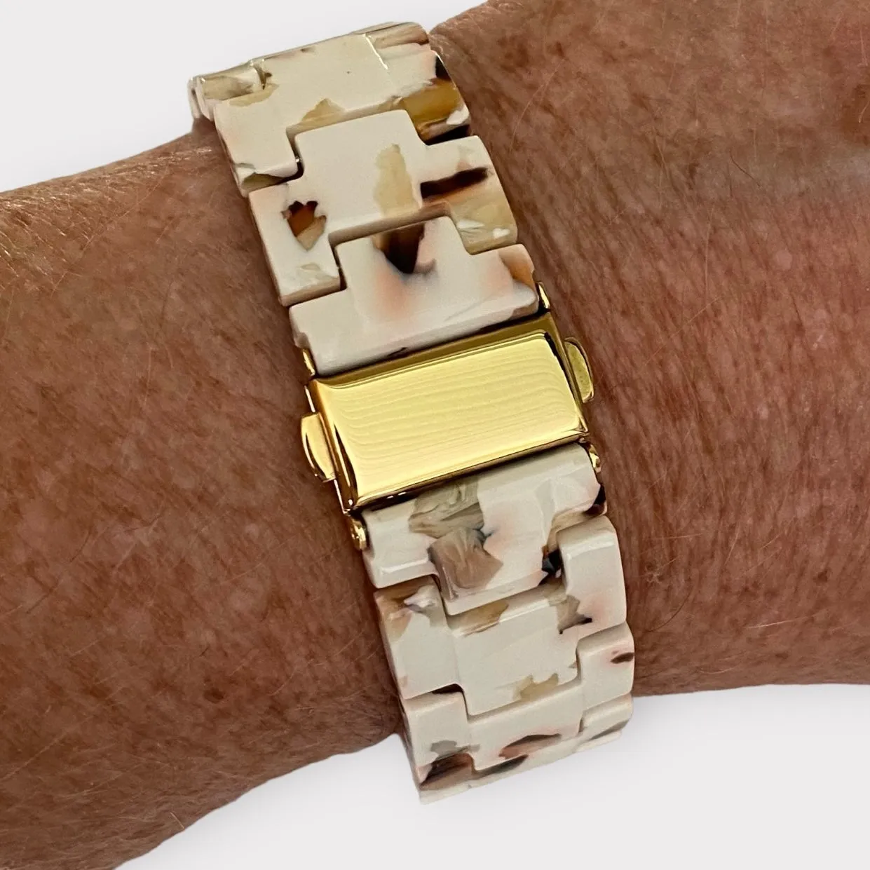 Fitbit Versa Resin Watchband With Rose Gold Adapters and Clasp