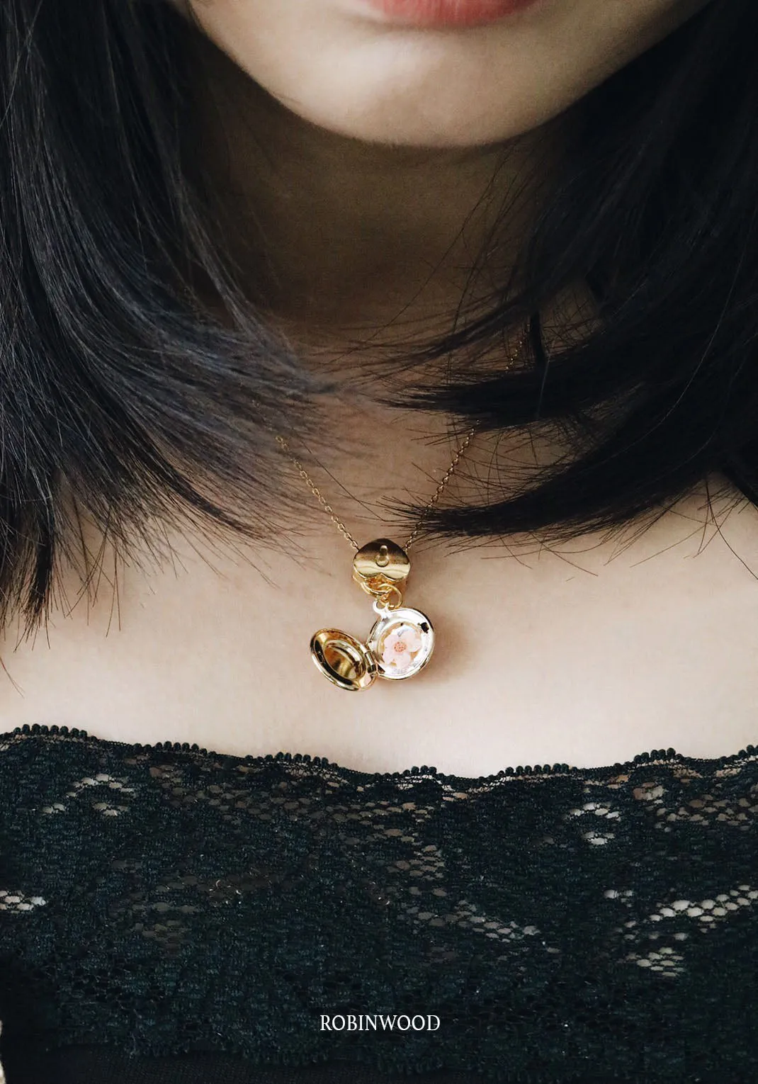 " Engraved Memorable Locket  " 2020 Collection, 18K Gold Solider Chain, Robinwood