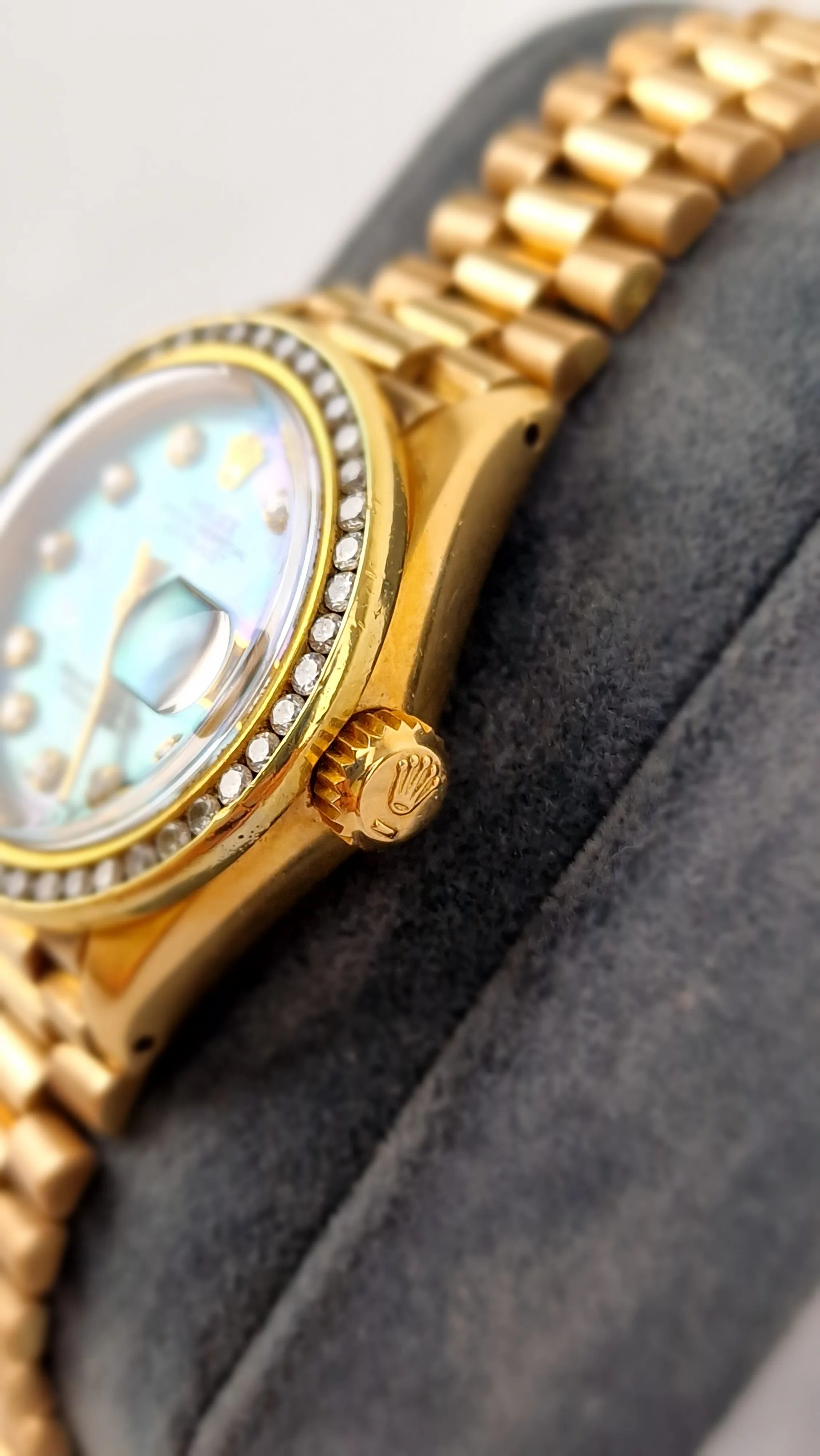 Rolex 18k Yellow Gold 26mm Lady President Datejust Diamond Bezel Tahitian MOP Diamond Dial Automatic Movement Mother of Pearl Watch - Rolex 6917