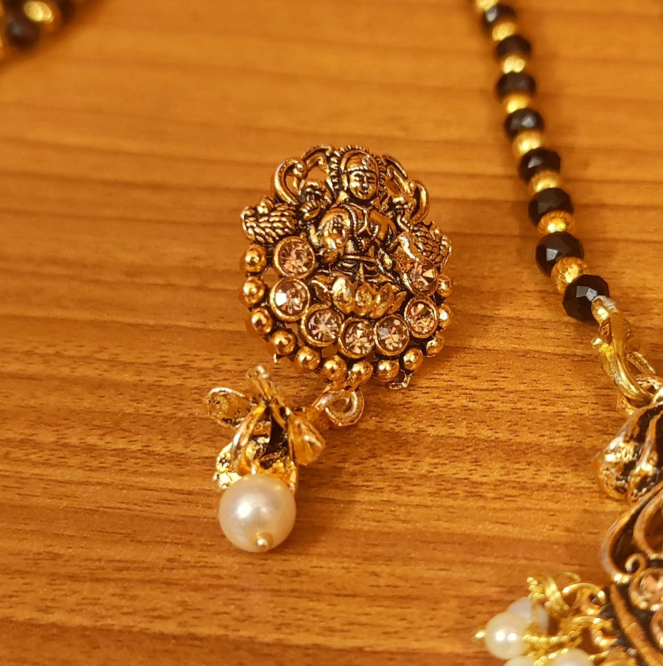 TEMPLE LOOK ZIRCON STUDDED BLACK PENDANT SET