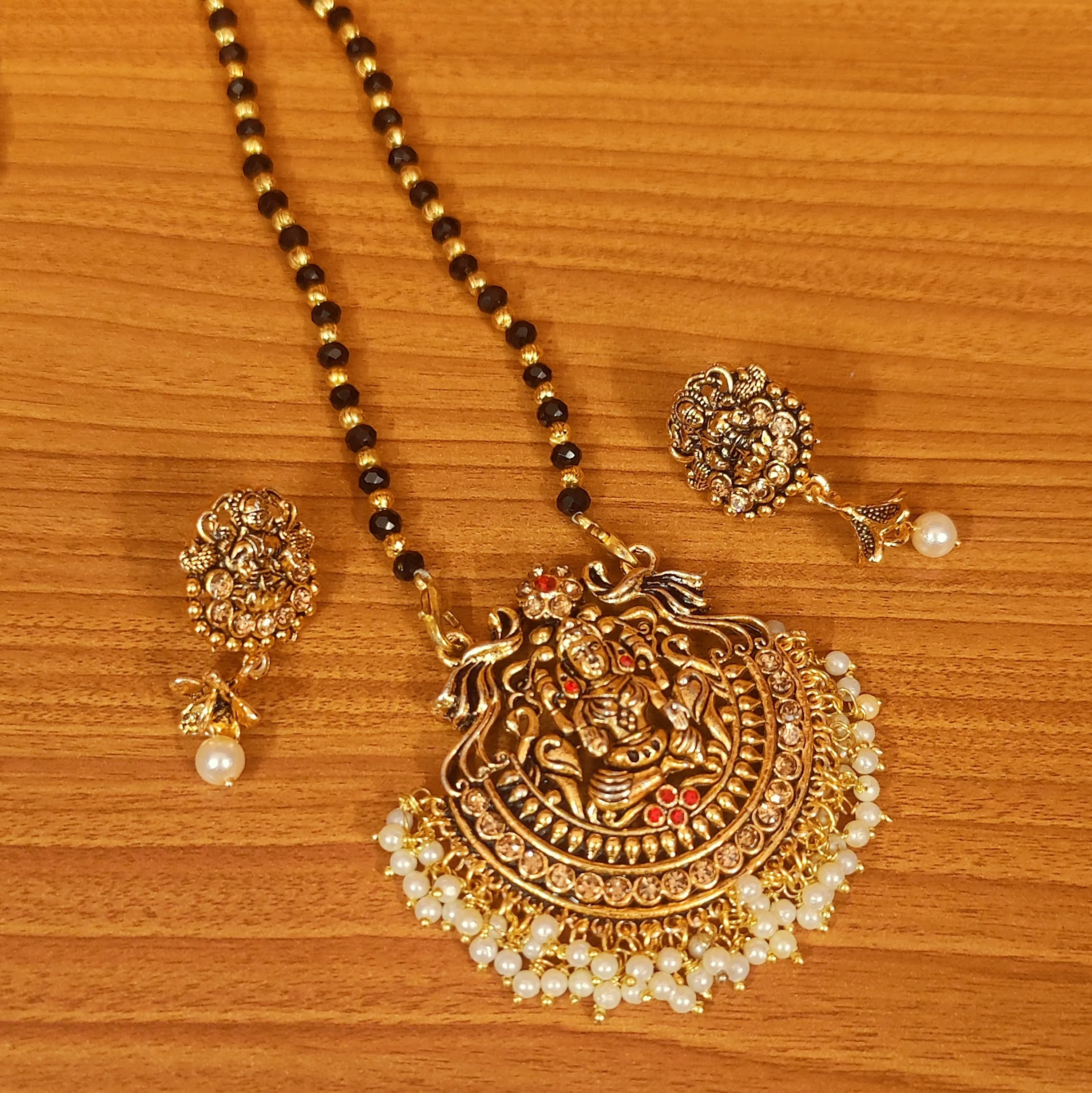 TEMPLE LOOK ZIRCON STUDDED BLACK PENDANT SET