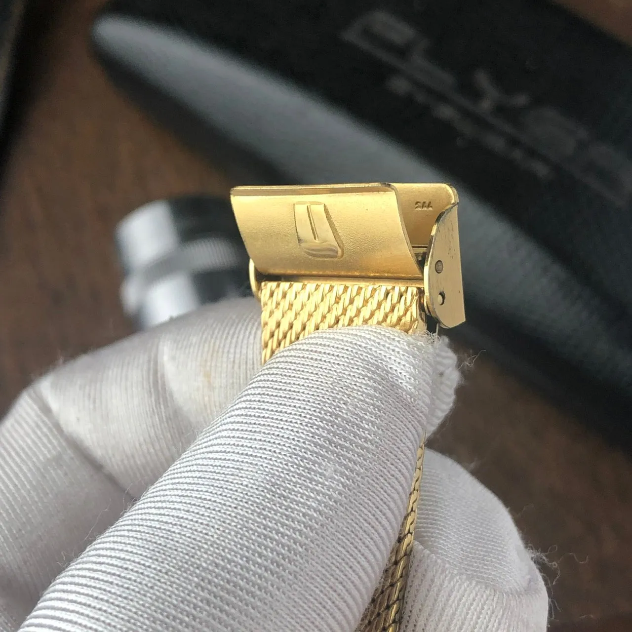 UNIVERSAL GENÈVE MICROTOR GILT SHADOW AUTOMATIC 10 MICRONS GOLD PLATING REF. 566051