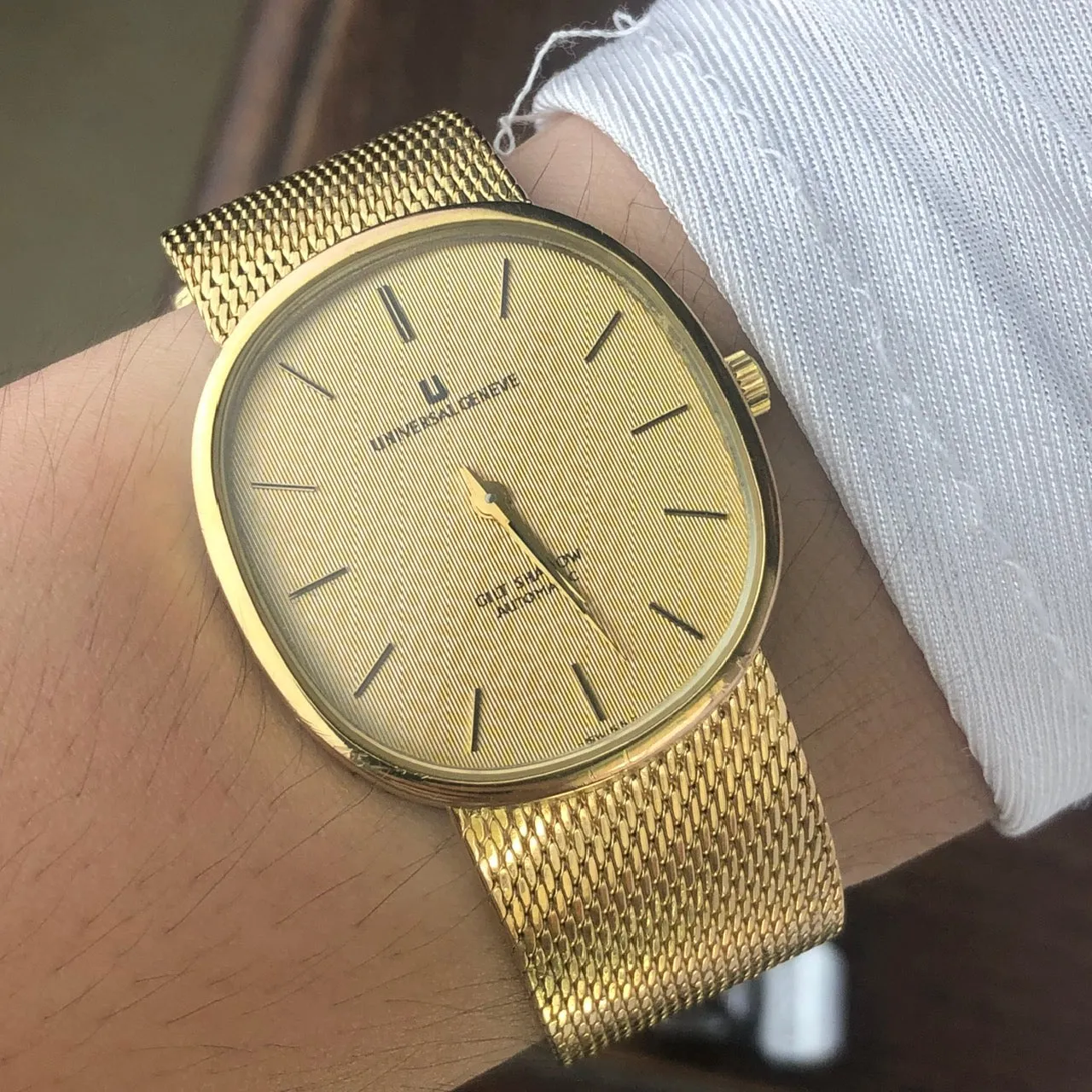 UNIVERSAL GENÈVE MICROTOR GILT SHADOW AUTOMATIC 10 MICRONS GOLD PLATING REF. 566051