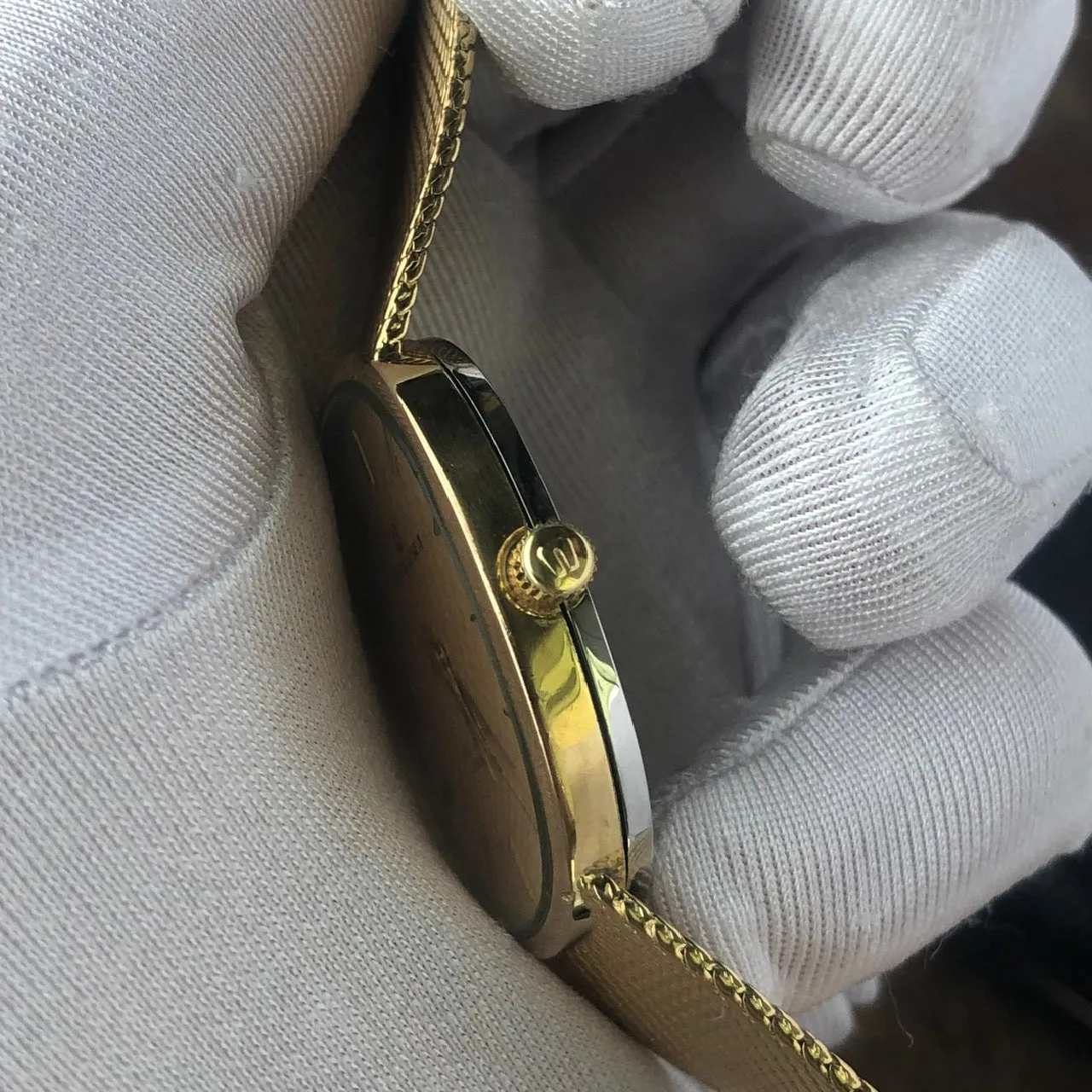 UNIVERSAL GENÈVE MICROTOR GILT SHADOW AUTOMATIC 10 MICRONS GOLD PLATING REF. 566051