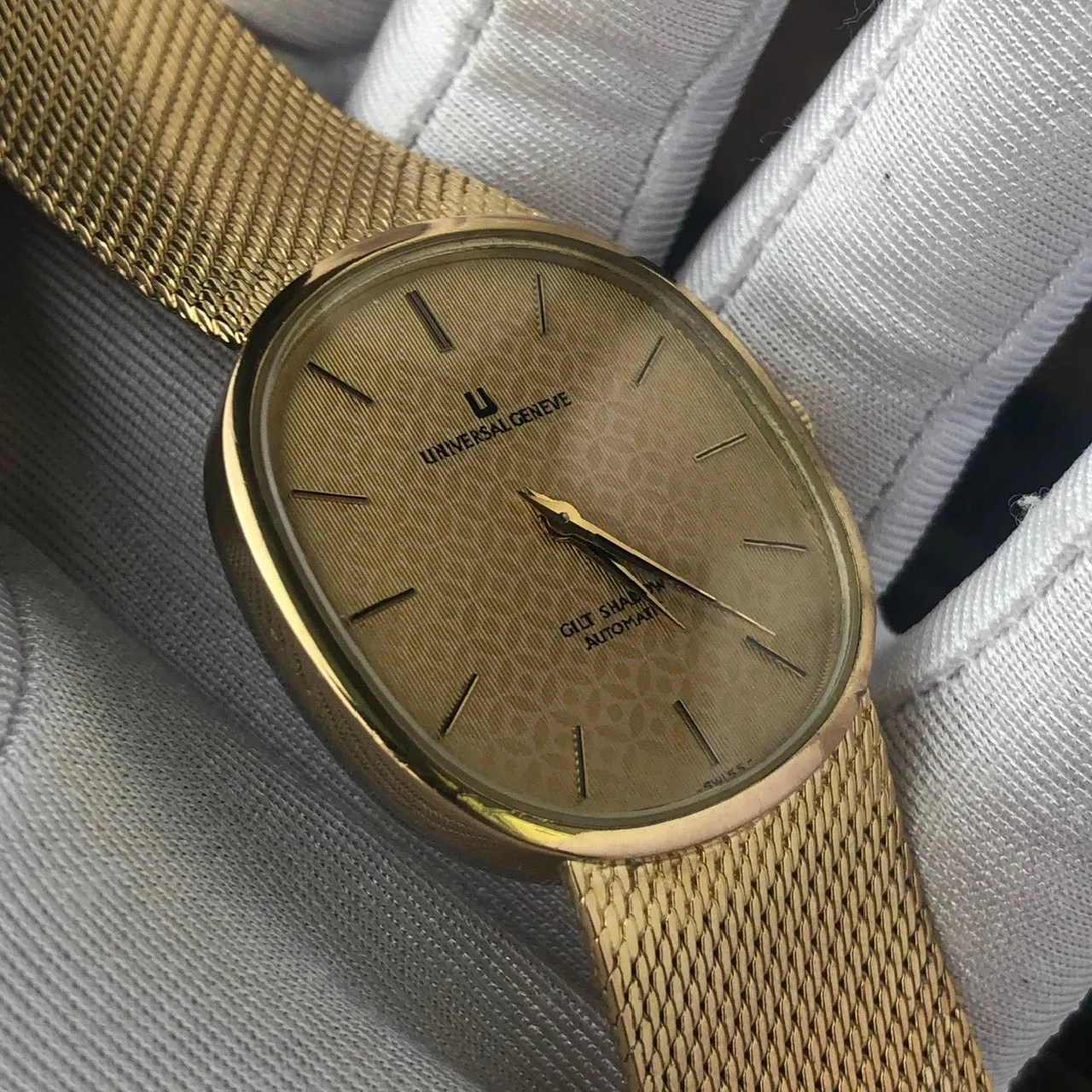UNIVERSAL GENÈVE MICROTOR GILT SHADOW AUTOMATIC 10 MICRONS GOLD PLATING REF. 566051