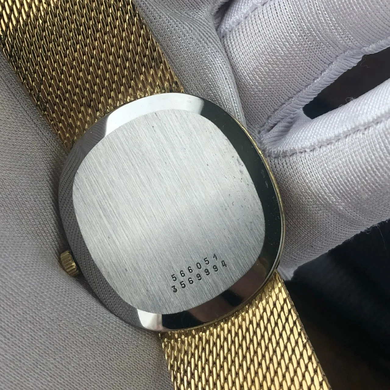 UNIVERSAL GENÈVE MICROTOR GILT SHADOW AUTOMATIC 10 MICRONS GOLD PLATING REF. 566051