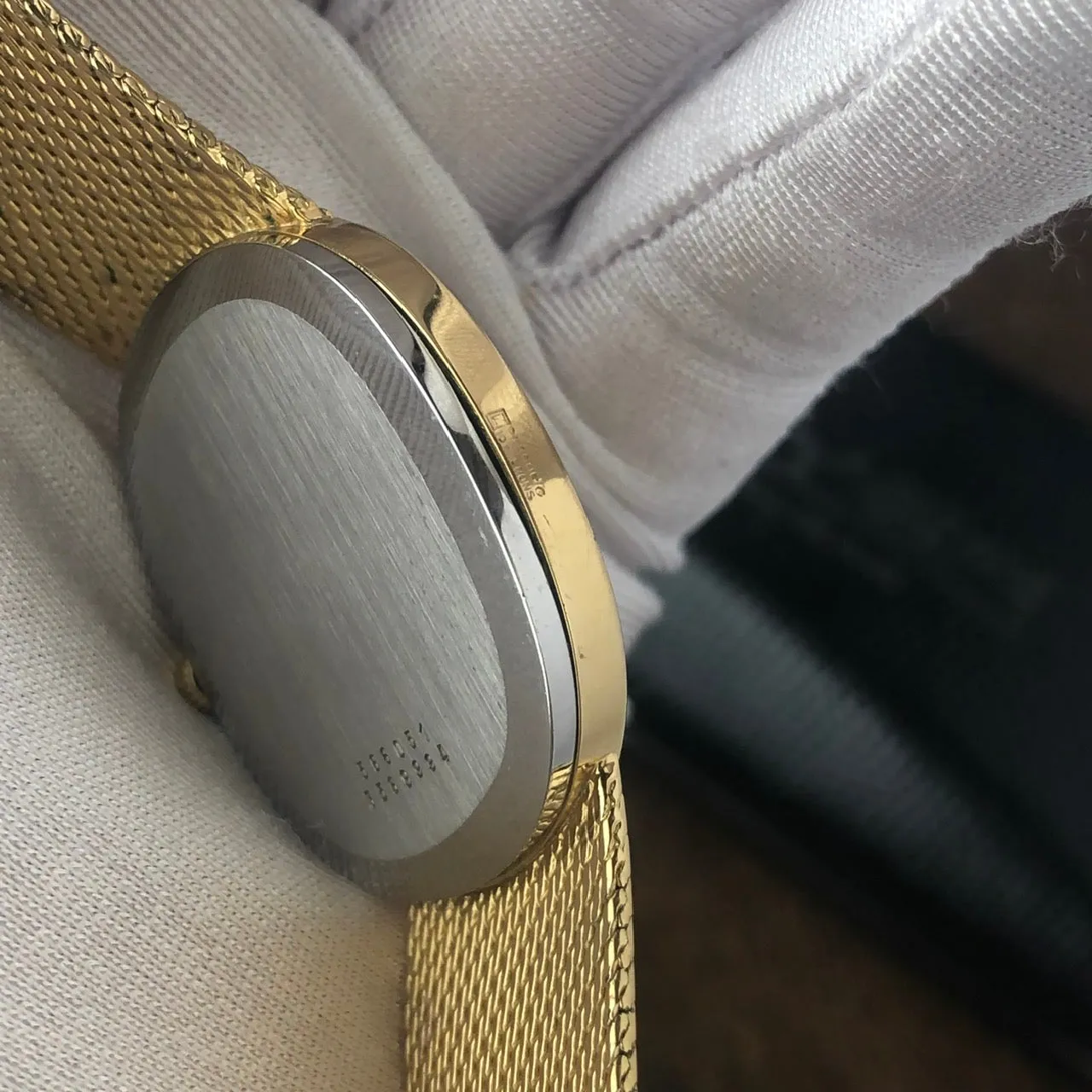 UNIVERSAL GENÈVE MICROTOR GILT SHADOW AUTOMATIC 10 MICRONS GOLD PLATING REF. 566051